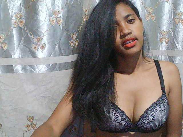 Eva-011 live cam on BongaCams