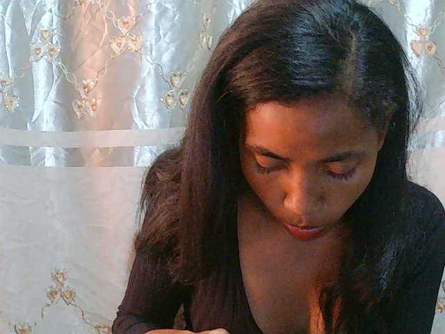 Eva-011 live cam on BongaCams