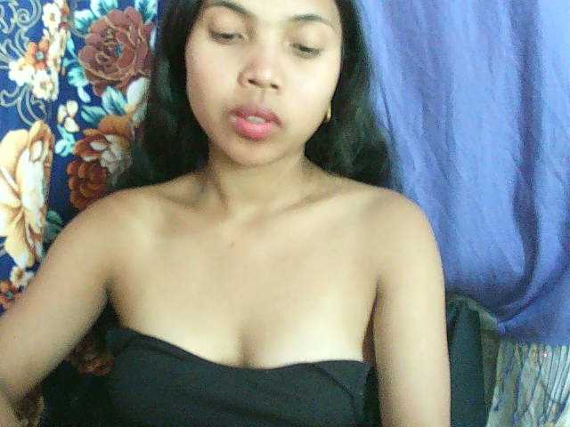 Eva-011 live cam on BongaCams