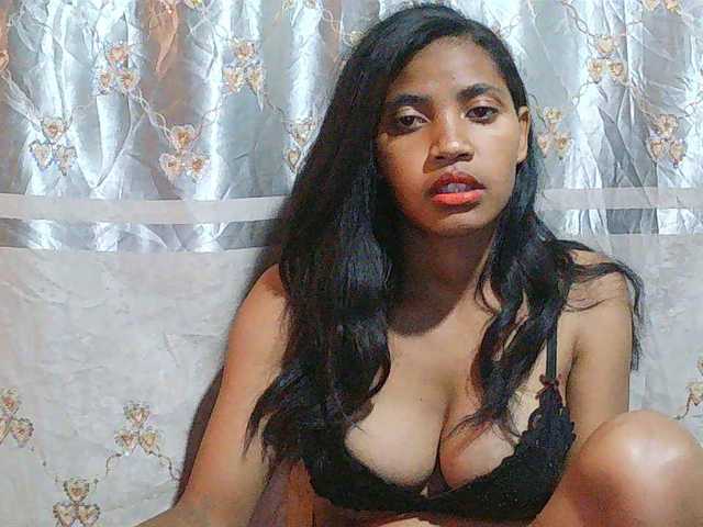 Eva-011 live cam on BongaCams