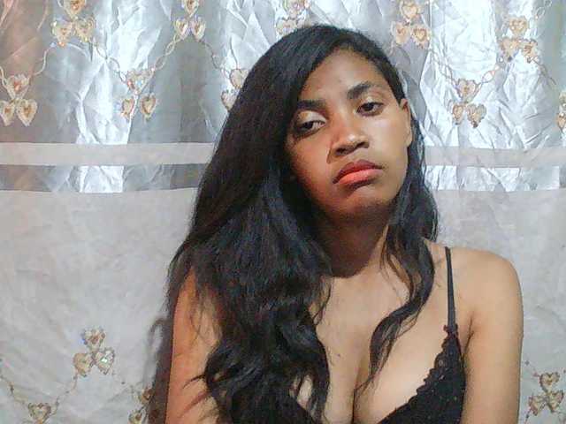 Eva-011 live cam on BongaCams