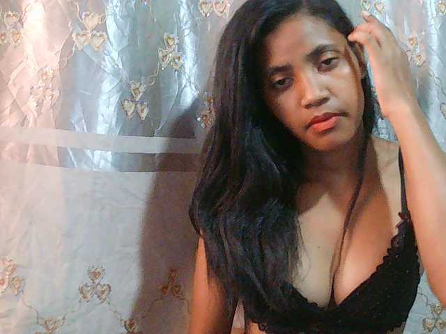 Eva-011 live cam on BongaCams