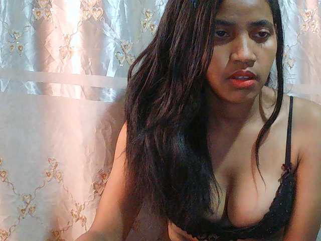 Eva-011 live cam on BongaCams