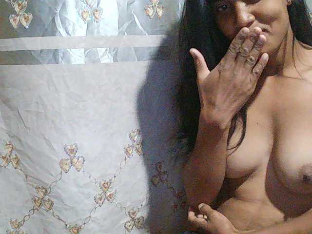 Eva-011 live cam on BongaCams
