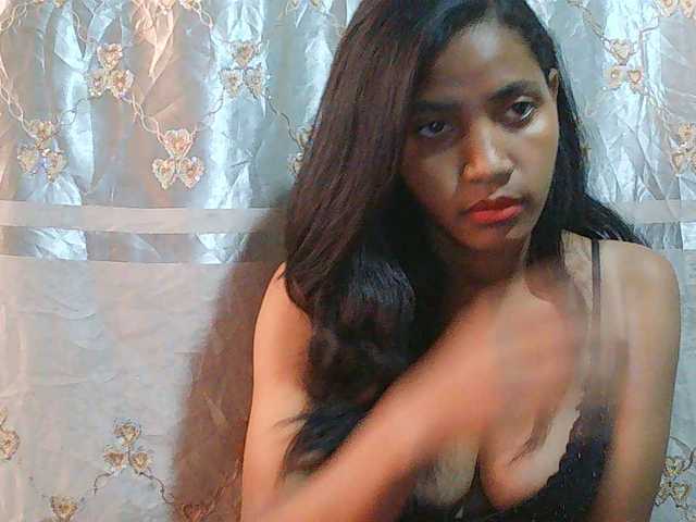 Eva-011 live cam on BongaCams