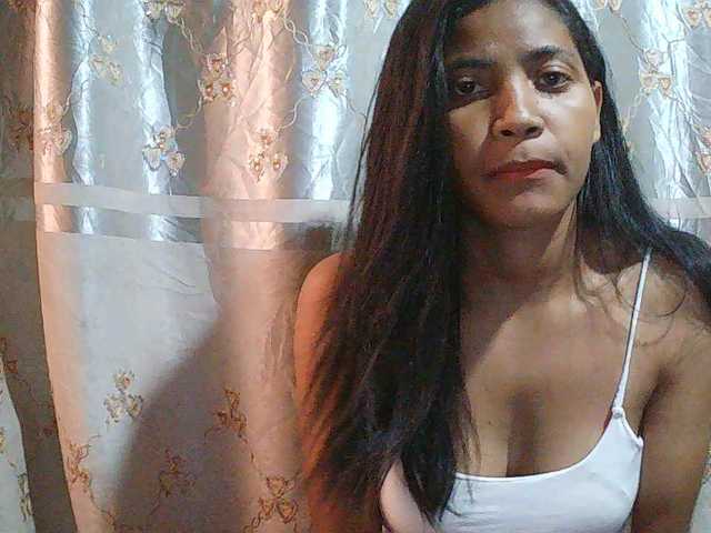 Eva-011 live cam on BongaCams