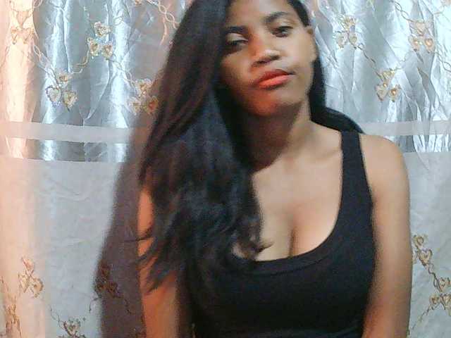 Eva-011 live cam on BongaCams