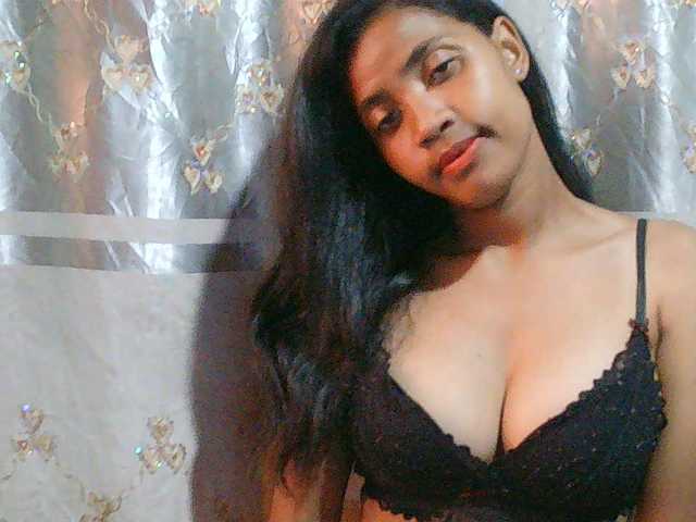 Eva-011 live cam on BongaCams