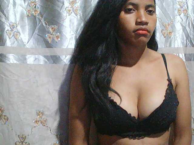 Eva-011 live cam on BongaCams
