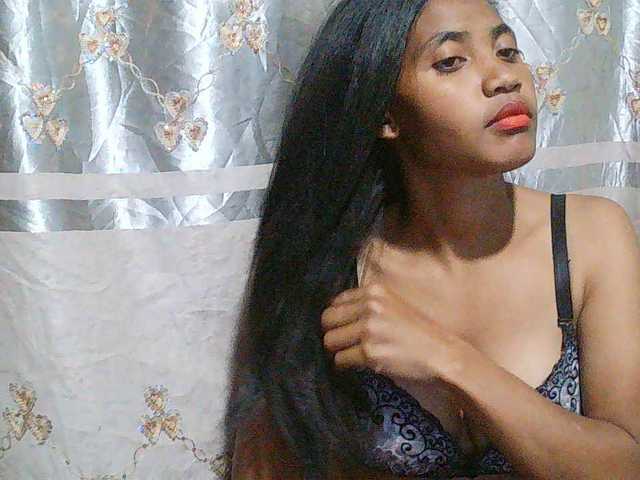 Eva-011 live cam on BongaCams