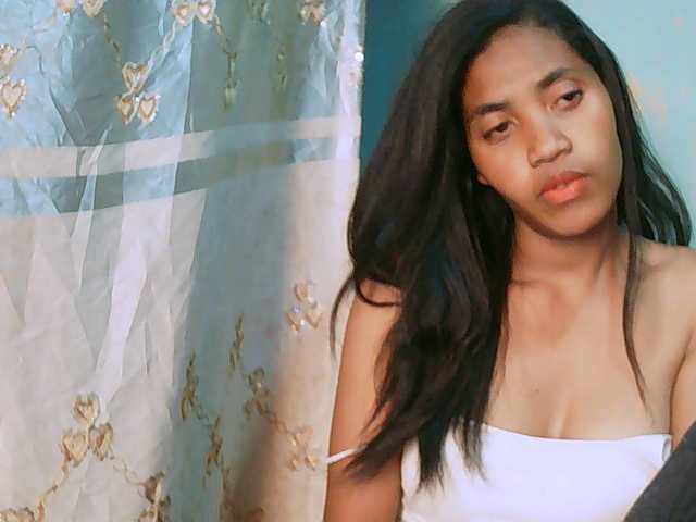 Eva-011 live cam on BongaCams