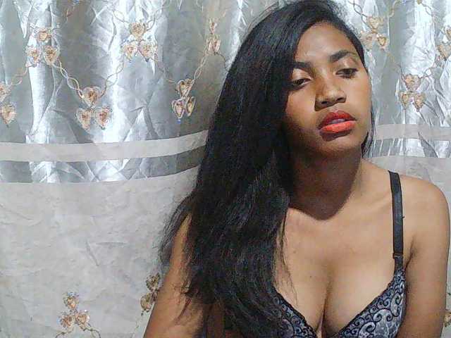 Eva-011 live cam on BongaCams