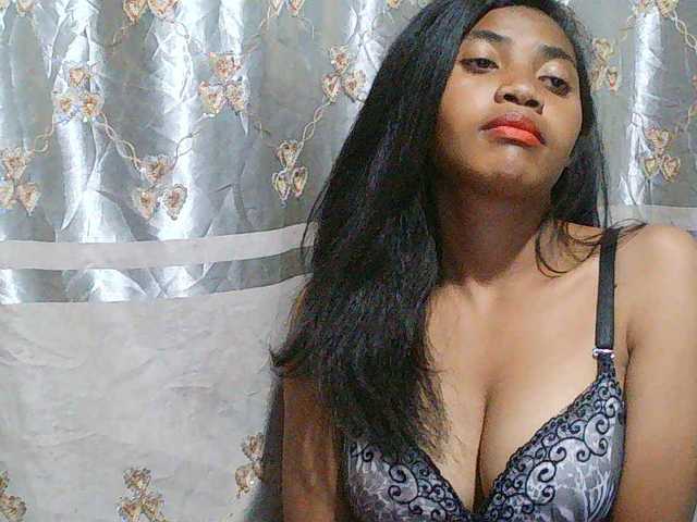 Eva-011 live cam on BongaCams