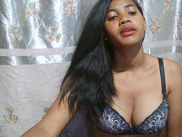 Eva-011 live cam on BongaCams