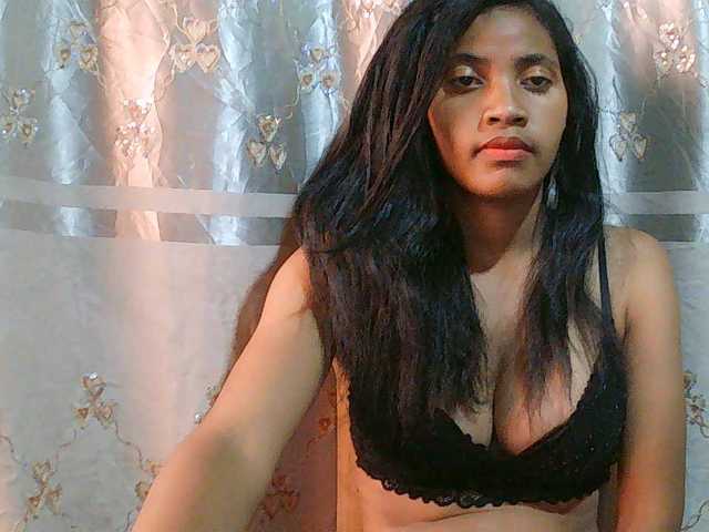 Eva-011 live cam on BongaCams