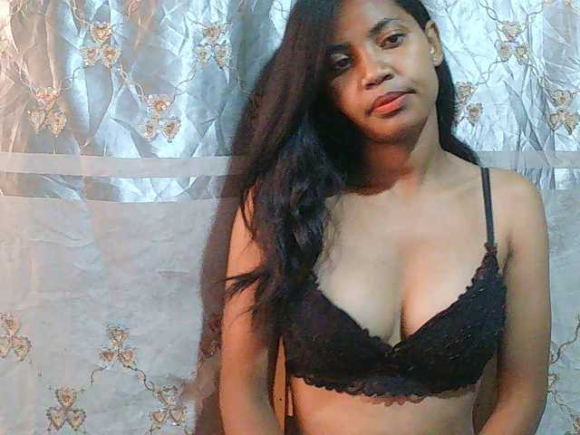 Eva-011 live cam on BongaCams