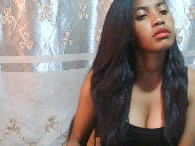 Eva-011 live cam on BongaCams
