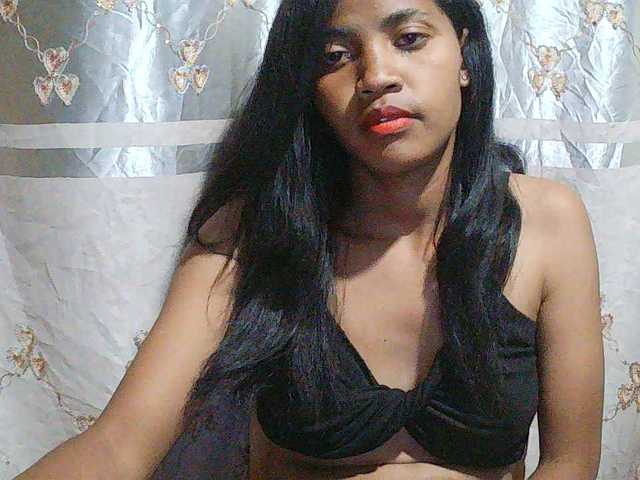 Eva-011 live cam on BongaCams