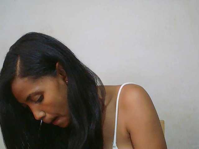 Eva-011 live cam on BongaCams