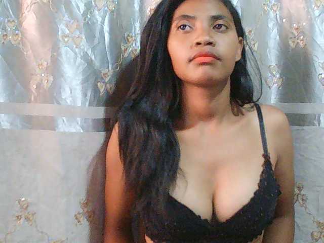 Eva-011 live cam on BongaCams