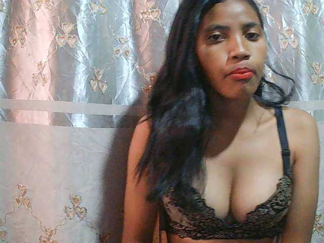 Eva-011 live cam on BongaCams