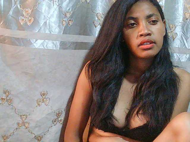 Eva-011 live cam on BongaCams
