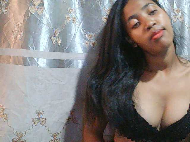 Eva-011 live cam on BongaCams