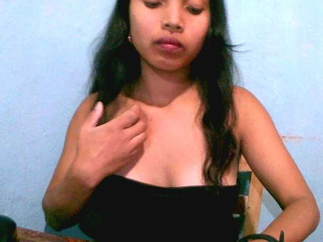 Eva-011 live cam on BongaCams
