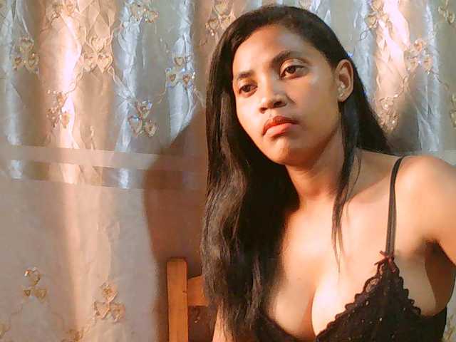 Eva-011 live cam on BongaCams