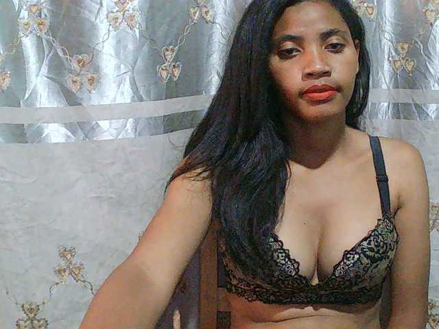 Eva-011 live cam on BongaCams