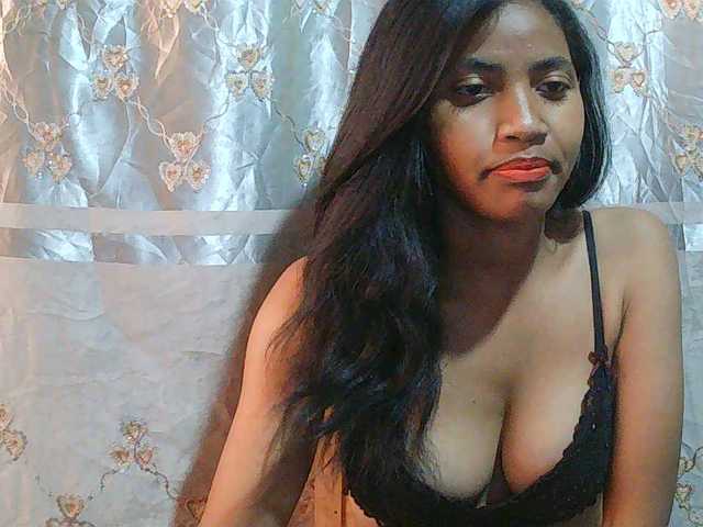 Eva-011 live cam on BongaCams
