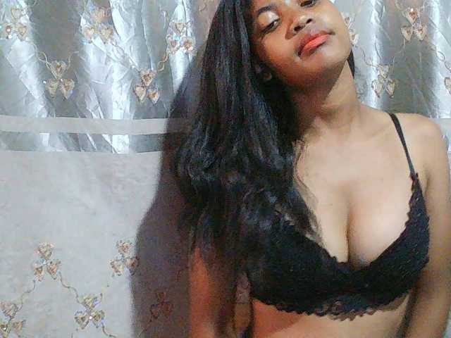 Eva-011 live cam on BongaCams