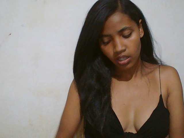 Eva-011 live cam on BongaCams