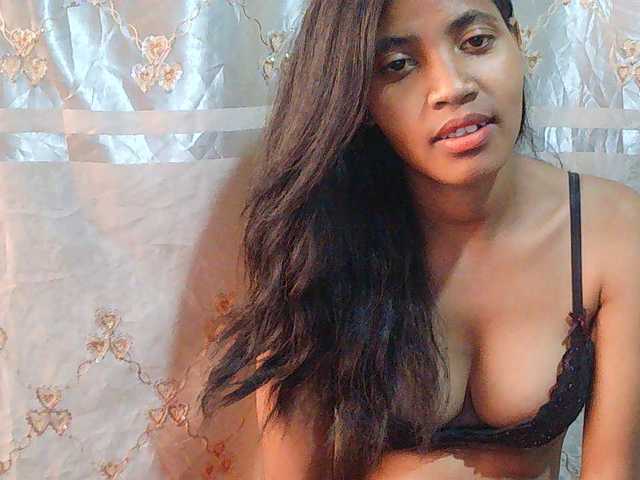 Eva-011 live cam on BongaCams