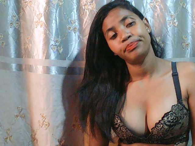 Eva-011 live cam on BongaCams
