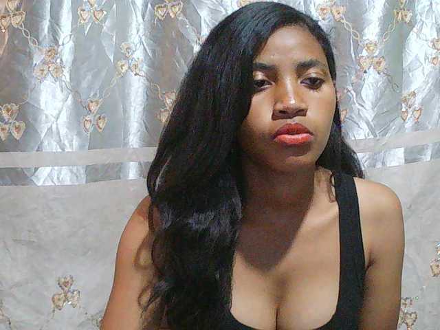 Eva-011 live cam on BongaCams