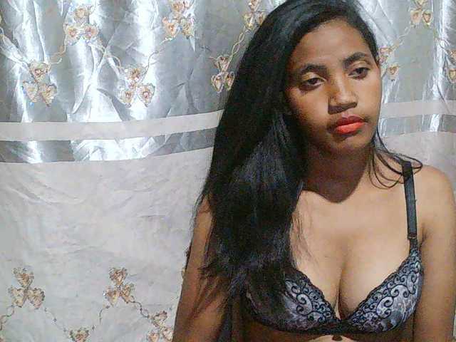 Eva-011 live cam on BongaCams