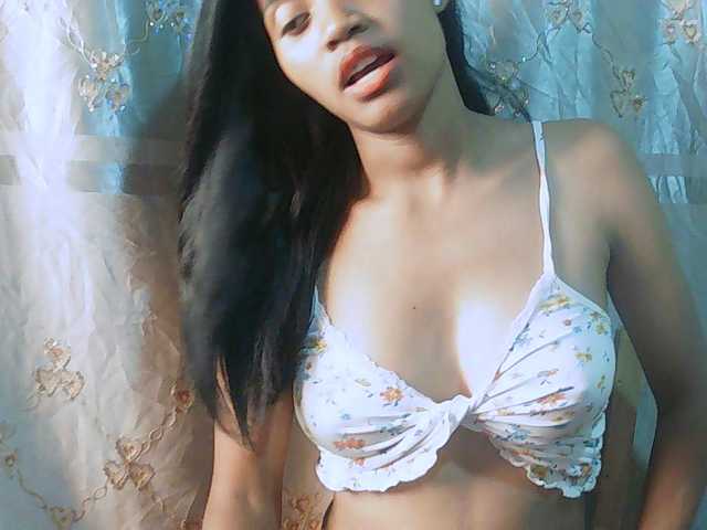 Eva-011 live cam on BongaCams