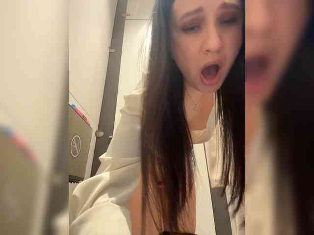 EvaRoughe Live Webcam on BongaCams