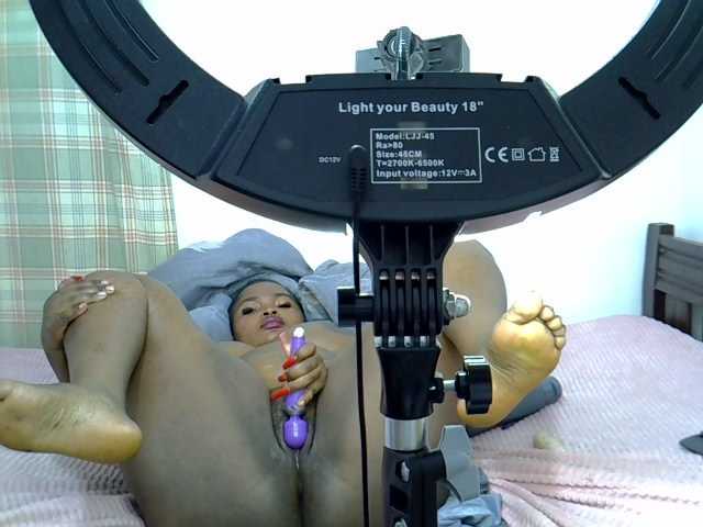 Sexxyebony254 live cam on BongaCams