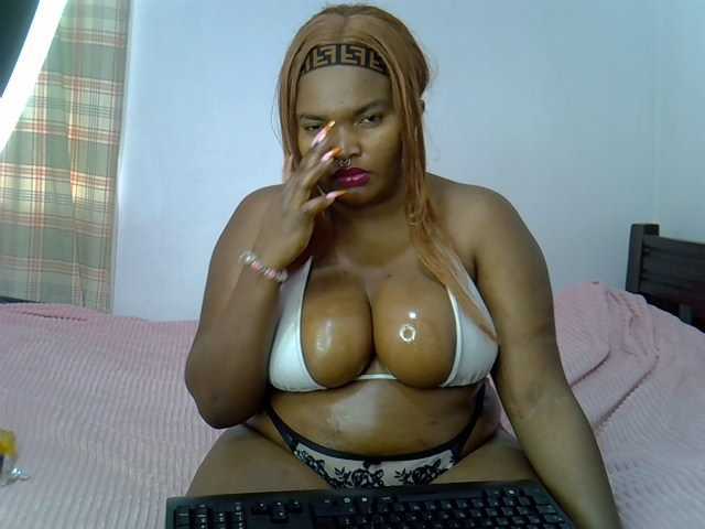 Sexxyebony254 live cam on BongaCams
