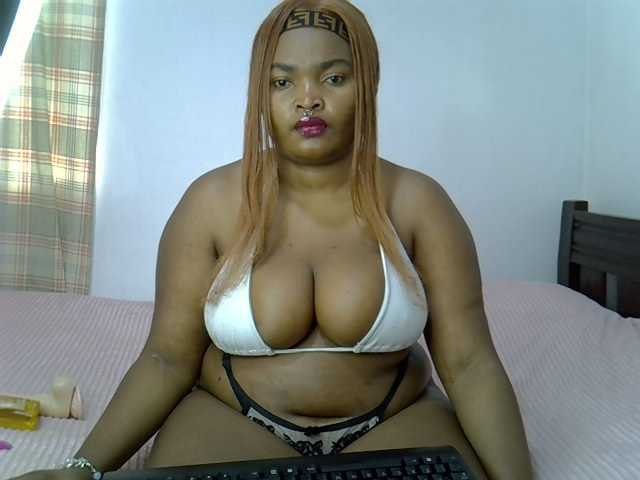 Sexxyebony254 live cam on BongaCams