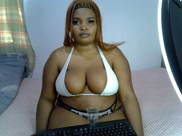 Sexxyebony254 live cam on BongaCams