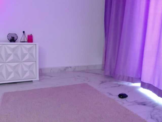 RavenFoxy live cam on BongaCams