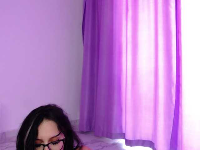 RavenFoxy live cam on BongaCams