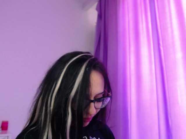 RavenFoxy live cam on BongaCams
