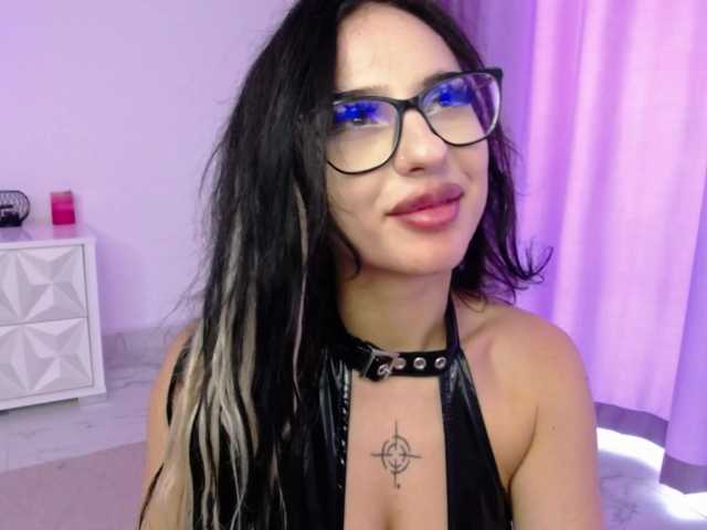 RavenFoxy live cam on BongaCams