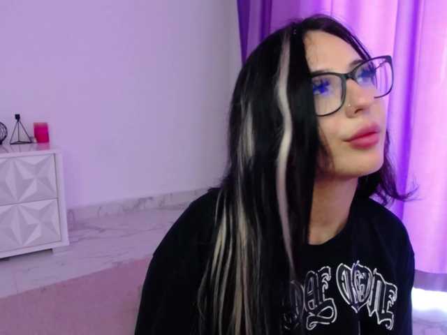 RavenFoxy live cam on BongaCams