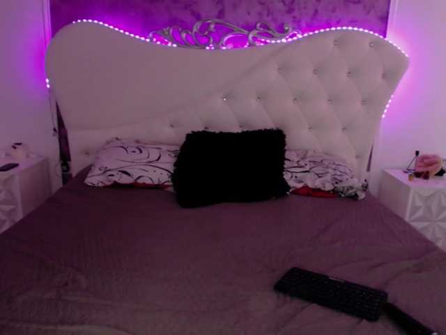 RavenFoxy live cam on BongaCams