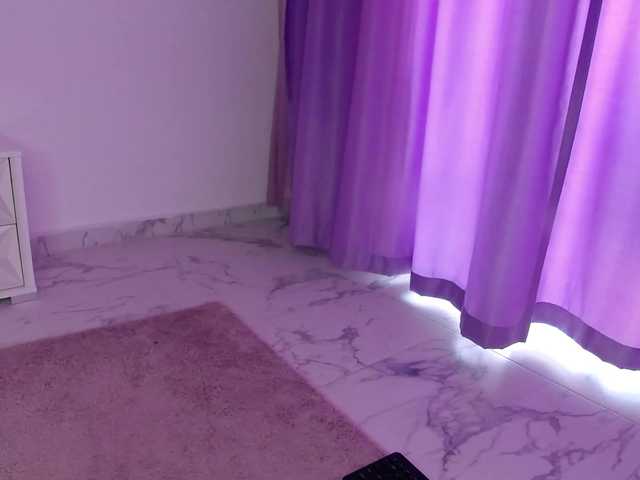 RavenFoxy live cam on BongaCams